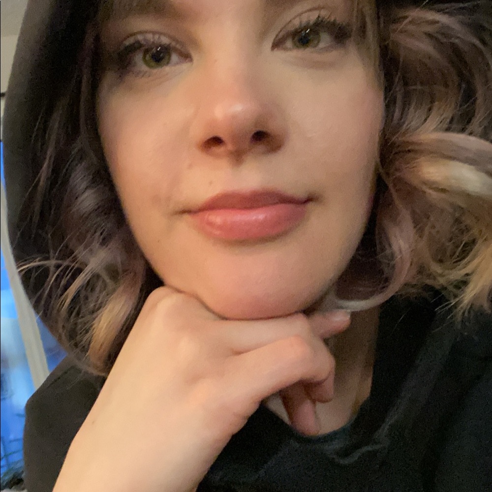 Meet your Posher, Clair